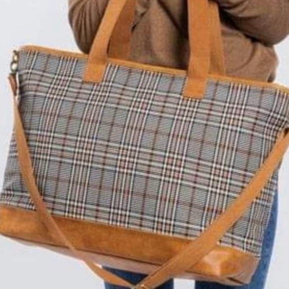 Thirty One Take Along Weekender in Plaid About You Weave BNIP! Has Monogram! - Picture 2 of 13